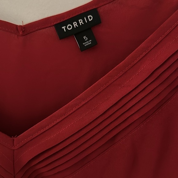 Torrid 5Plus Dark Red blouse, Can be worn anytime, any where. Very pretty! - Picture 2 of 8